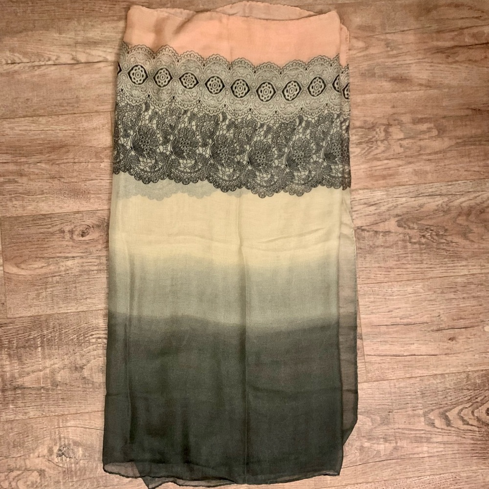 NWOT Women’s Gerinly Lightweight Boho Scarf